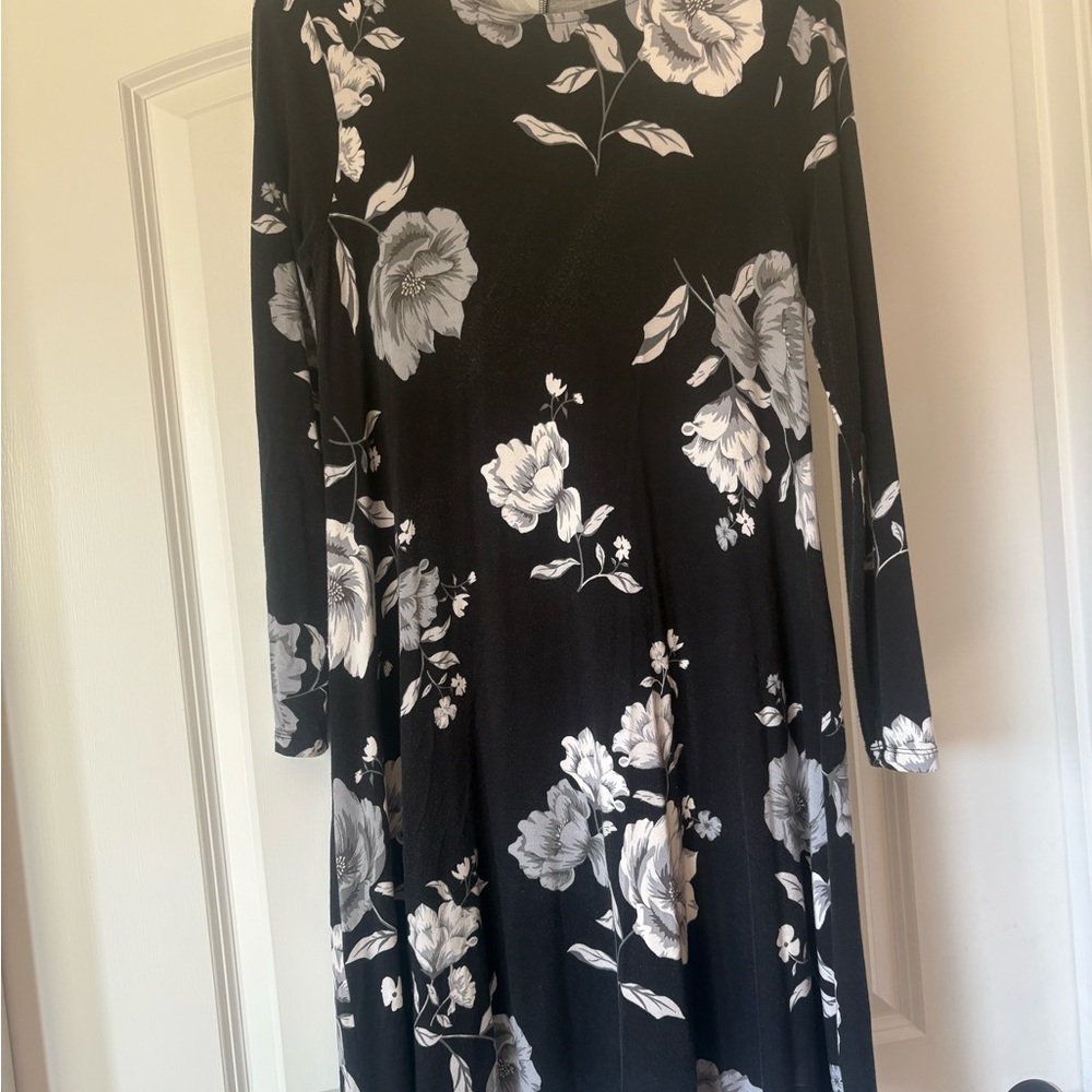 Old Navy Black and White Floral Dress